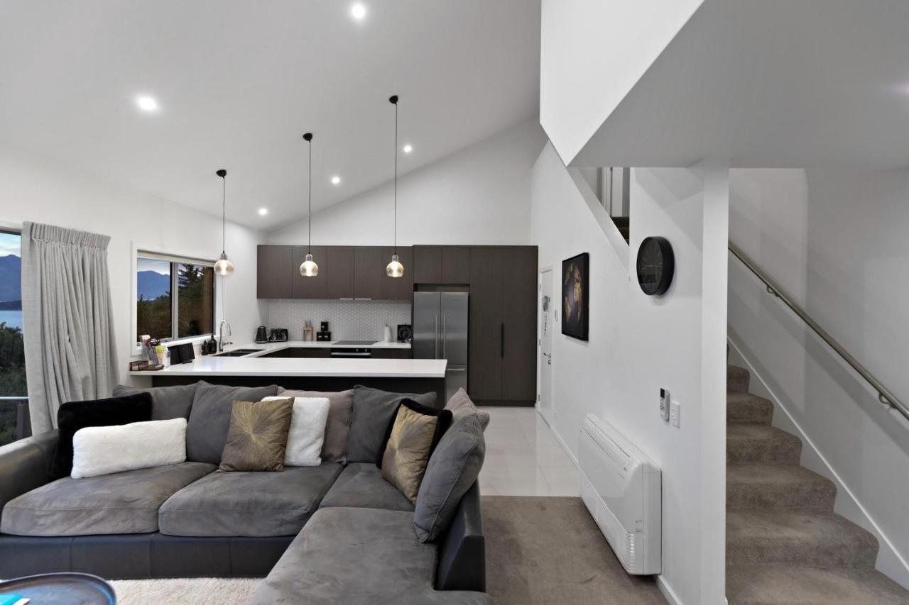 Bluewater Views Villa Queenstown Exterior photo